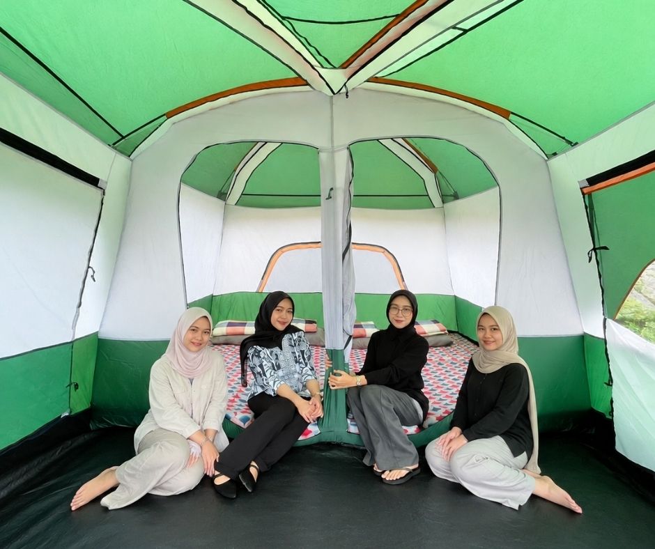 dalam fam camp